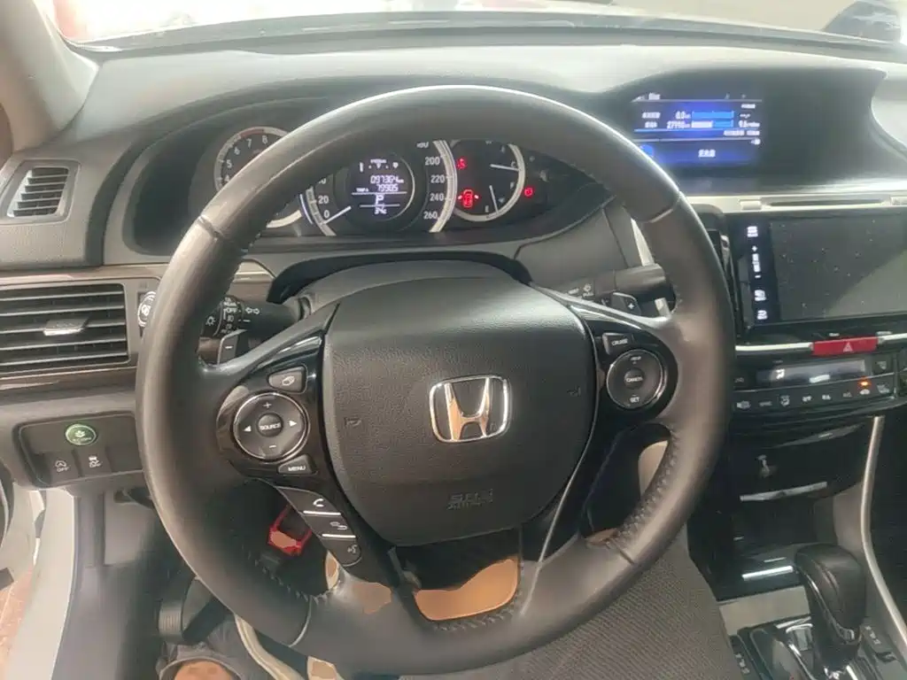 Honda Accord 2017 — фото 11