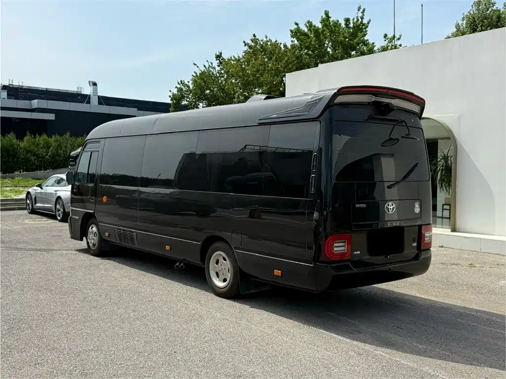 Toyota Coaster 2023 — фото 9