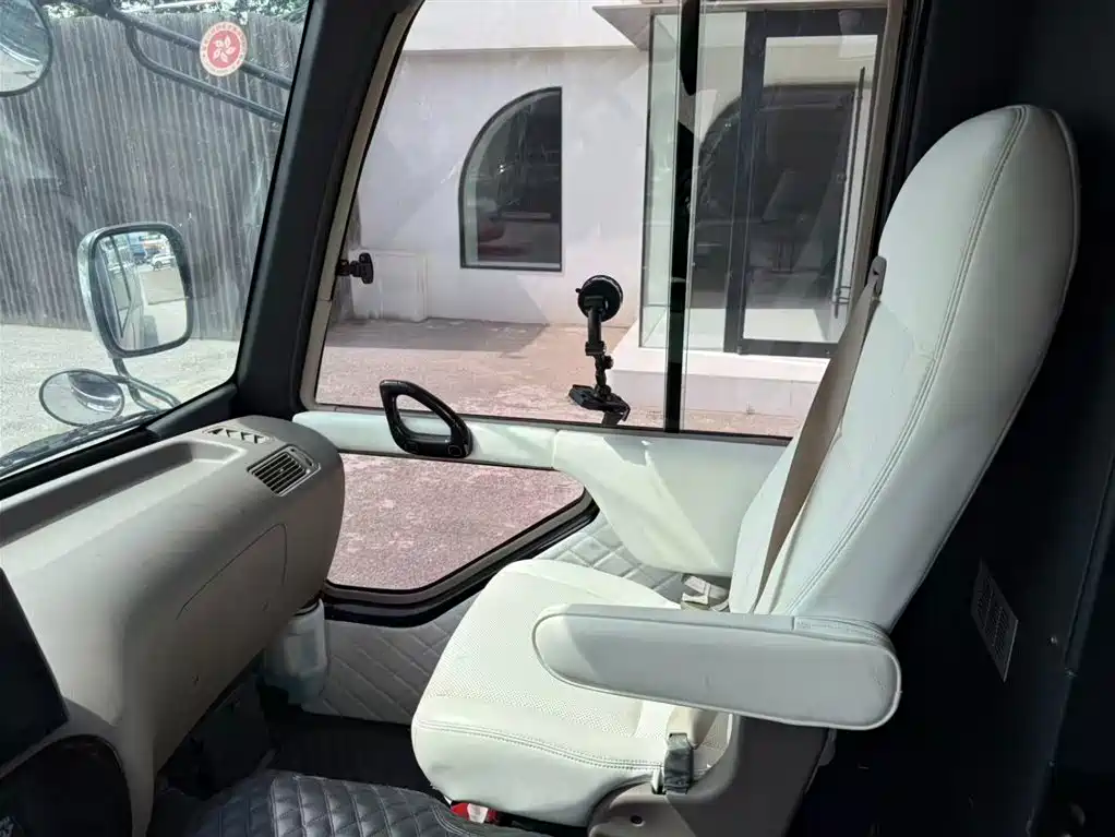 Toyota Coaster 2023 — фото 14