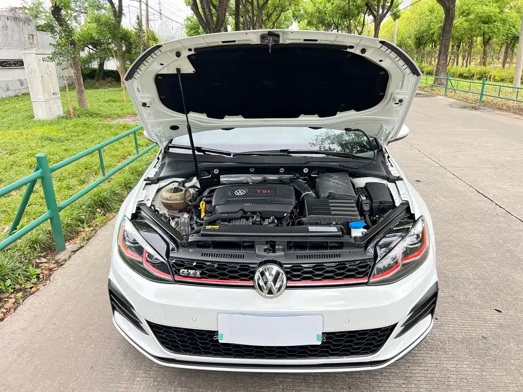 Volkswagen Golf GTI 2018 — фото 11