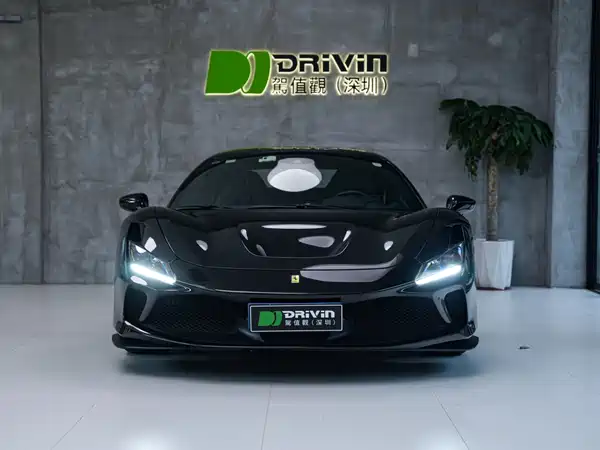 Ferrari F8 2021