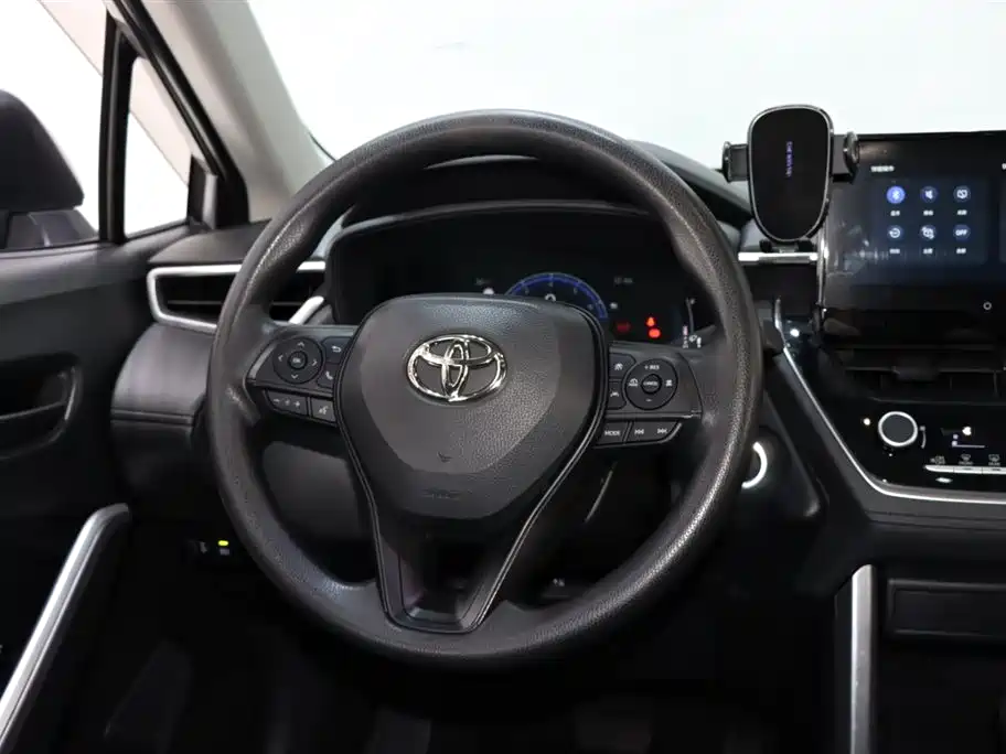 Toyota Corolla Cross 2025 — фото 13