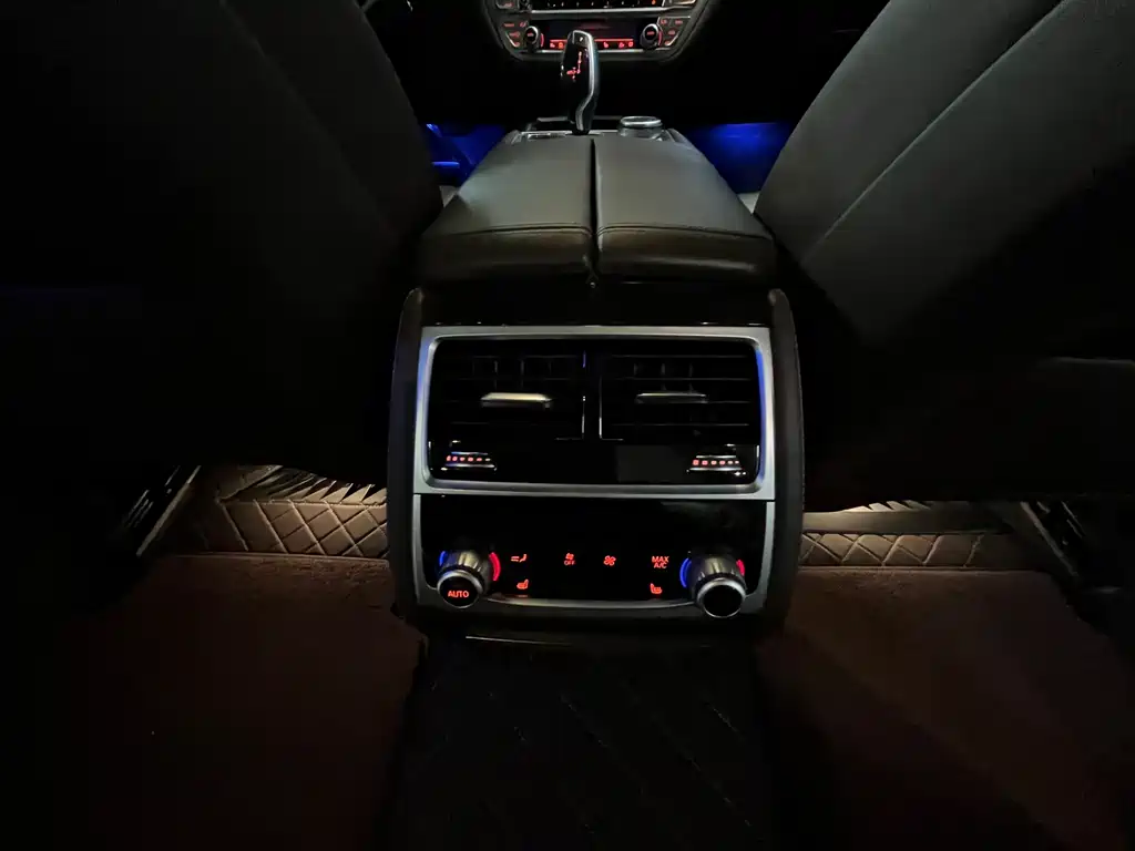 BMW 7 Series 2022 — фото 18