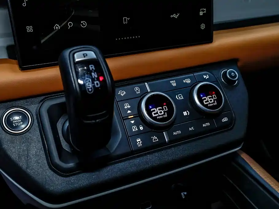 Land Rover Defender 2024 — фото 28