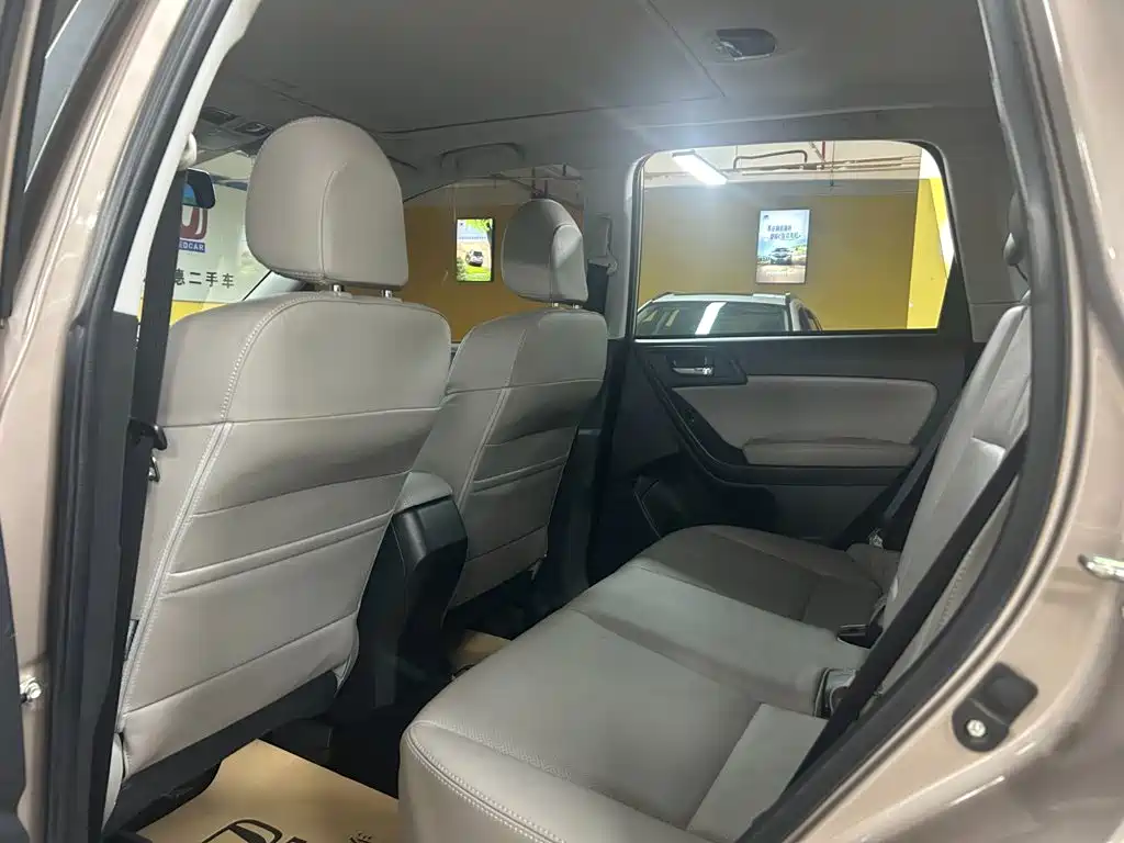 Subaru Forester 2014 — фото 10