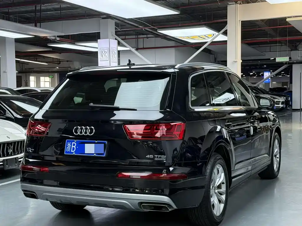 Audi Q7 2019 — фото 8