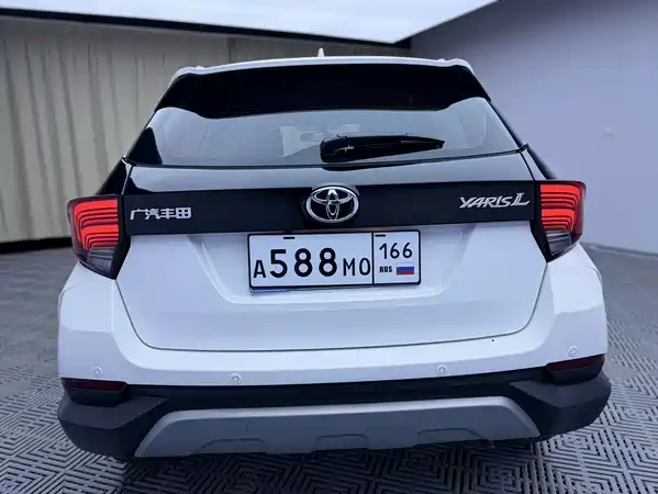 Toyota Yaris L 2022
