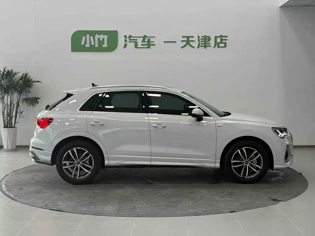Audi Q3 2023 — фото 4