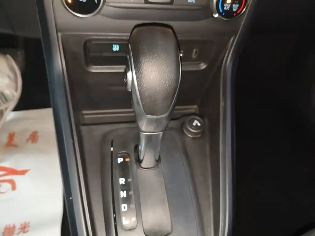 Ford EcoSport 2018 — фото 14