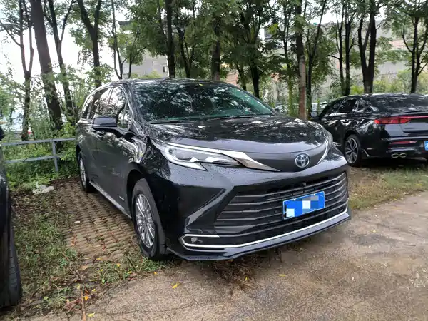 Toyota Sienna 2024