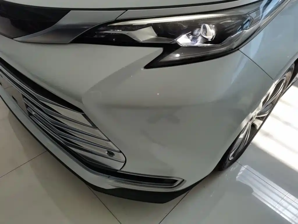 Toyota Sienna 2023 — фото 24