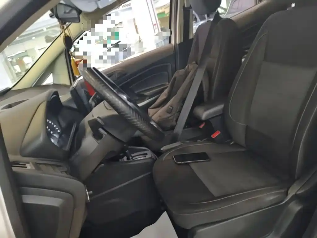 Ford EcoSport 2018 — фото 15