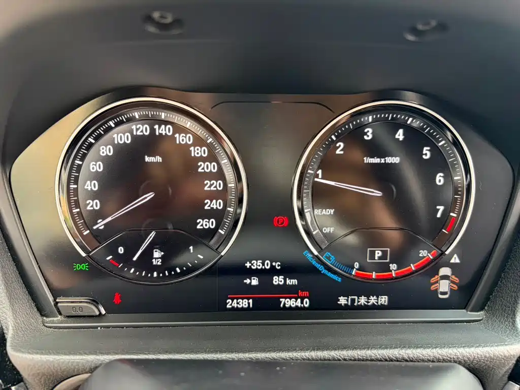 BMW 1 Series 2022 — фото 12