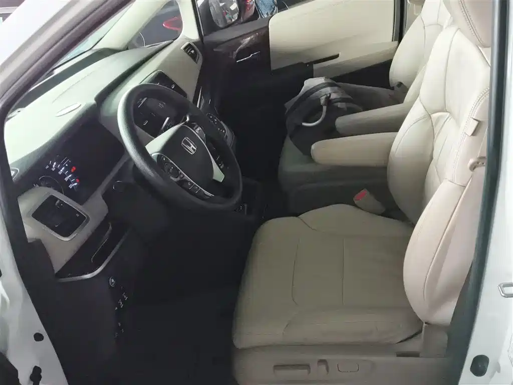 Honda Odyssey 2018 — фото 11