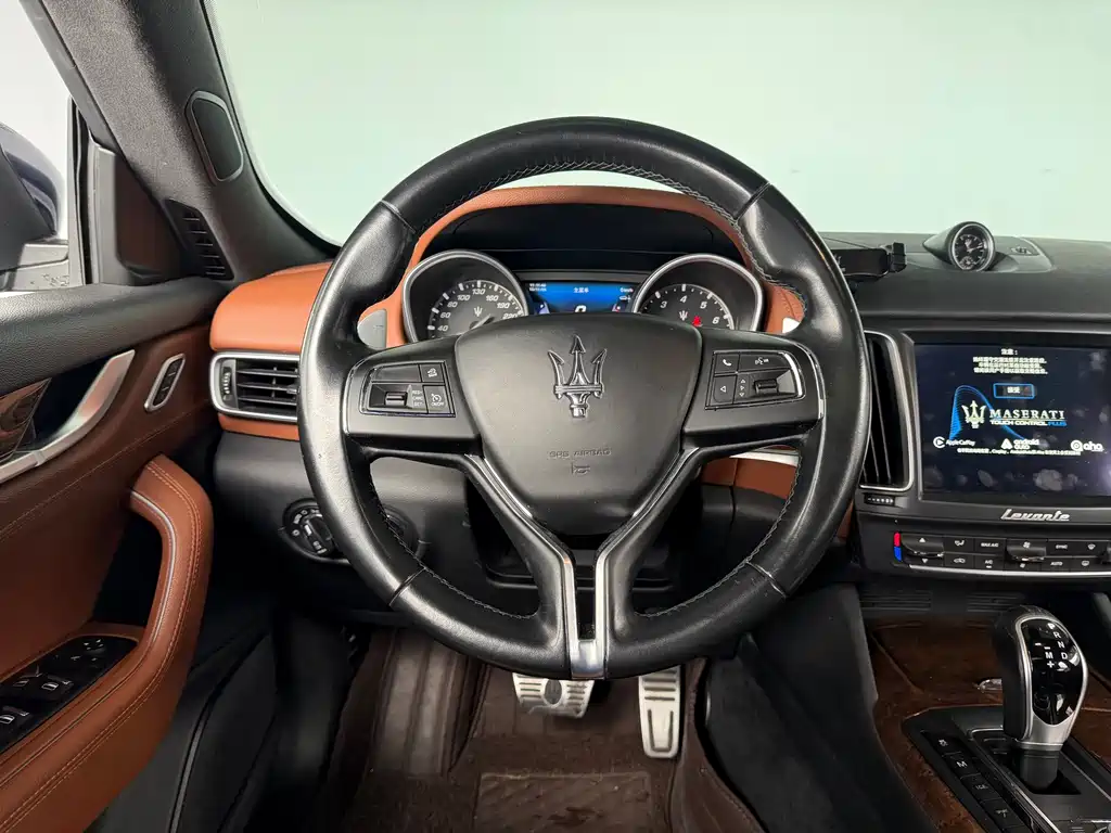 Maserati Levante 2018 — фото 6