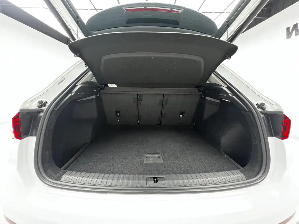 Audi Q3 2022 — фото 16