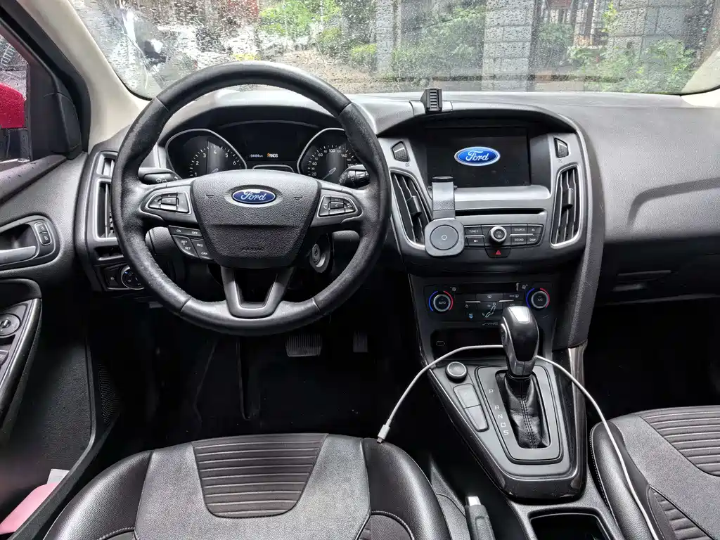 Ford Focus 2018 — фото 5