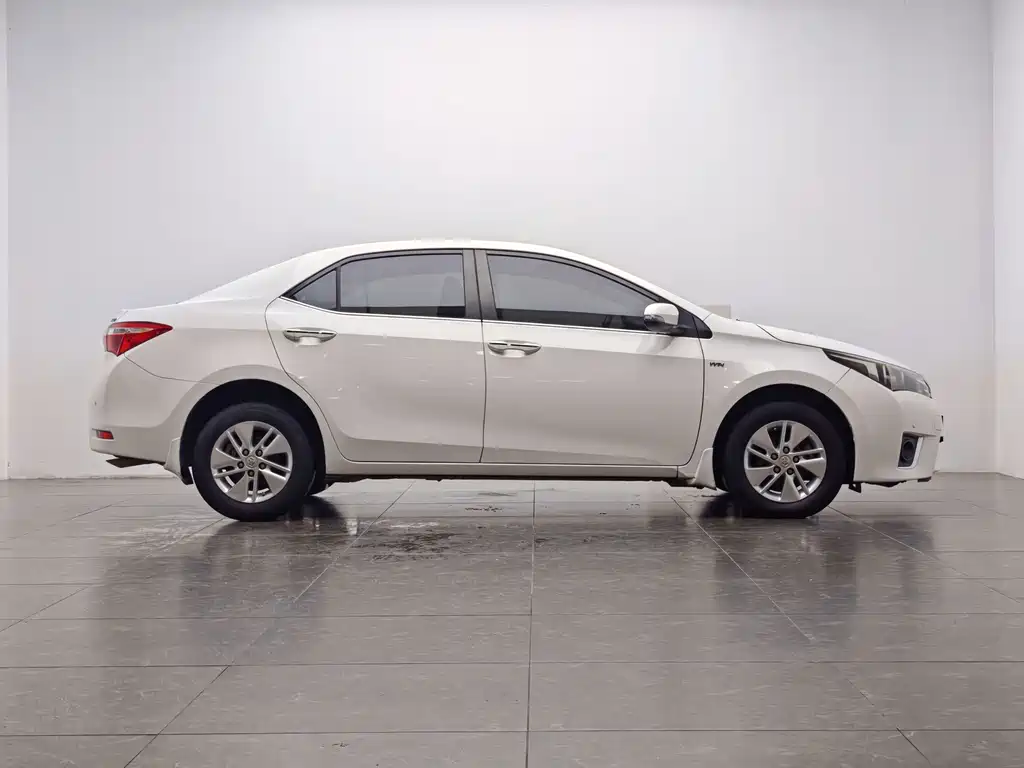 Toyota Corolla 2015 — фото 10