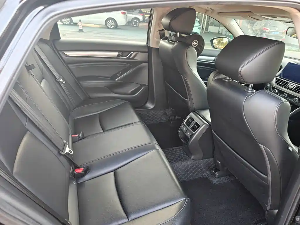 Honda Accord 2022 — фото 16
