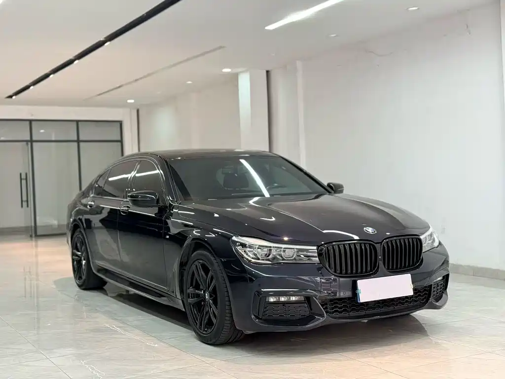 BMW 7 Series 2018 — фото 3