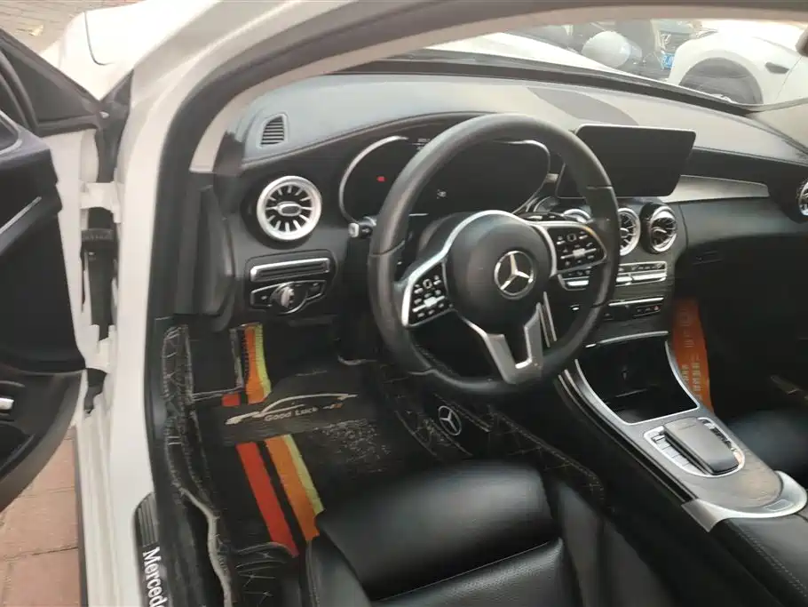 Mercedes-Benz C-Class 2019 — фото 12