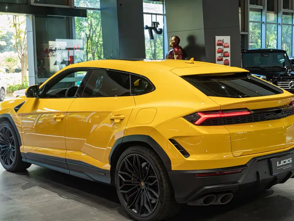 Lamborghini Urus SE 2025