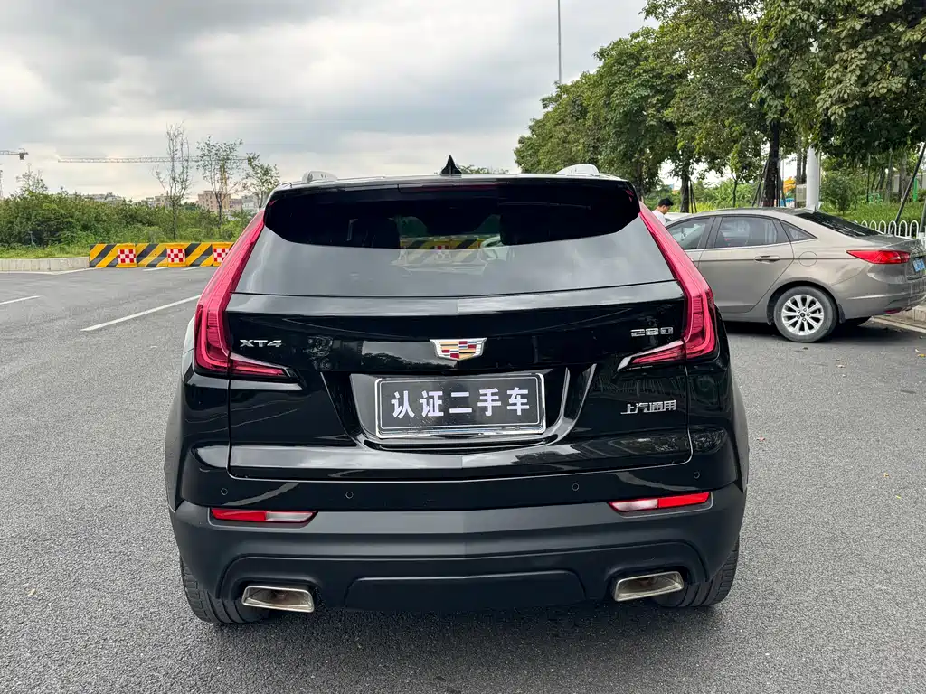 Cadillac XT4 2021 — фото 8