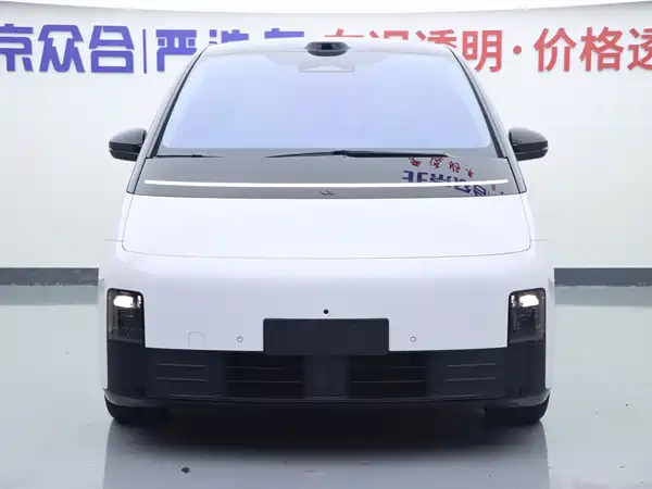 Li Auto MEGA 2025