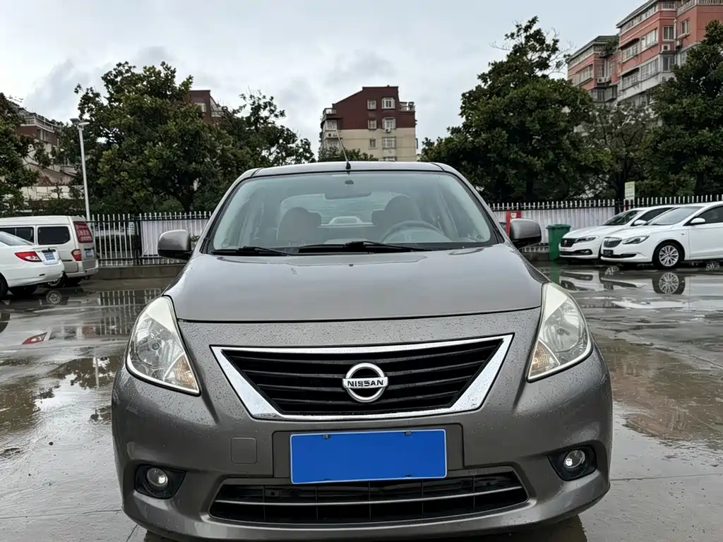 Nissan Sunny 2011