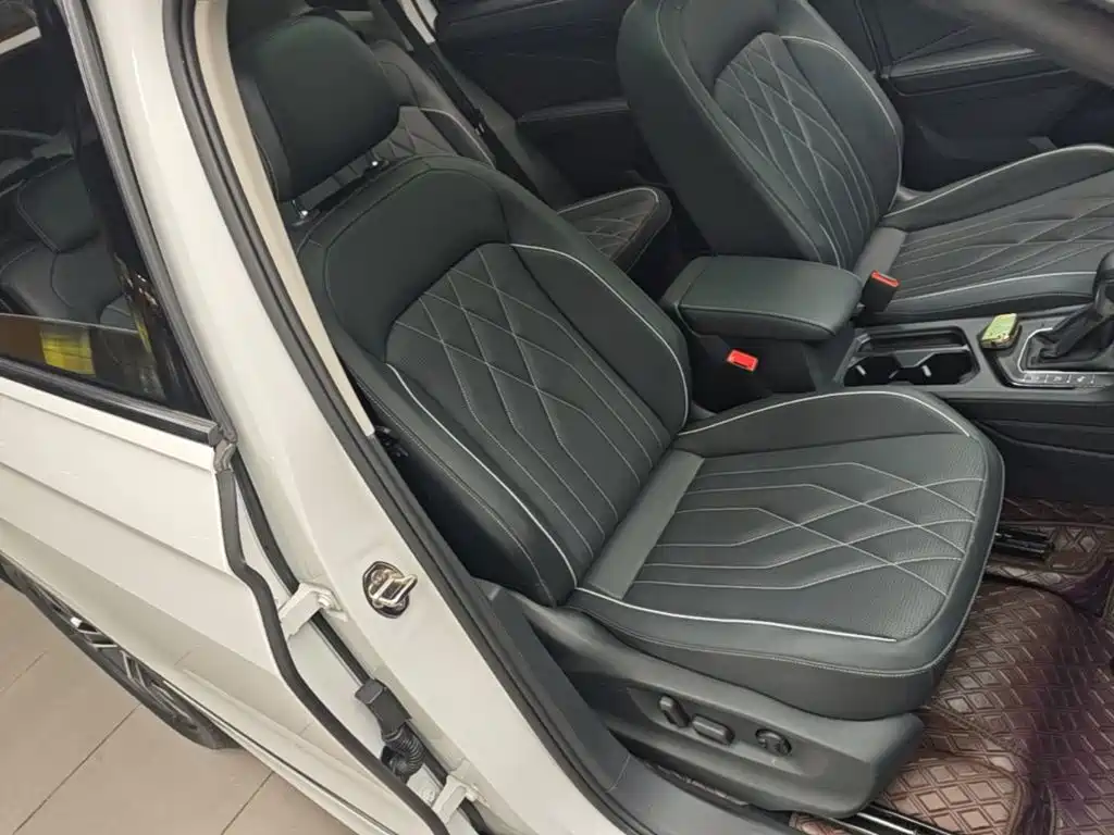 Volkswagen Tiguan L 2023 — фото 25