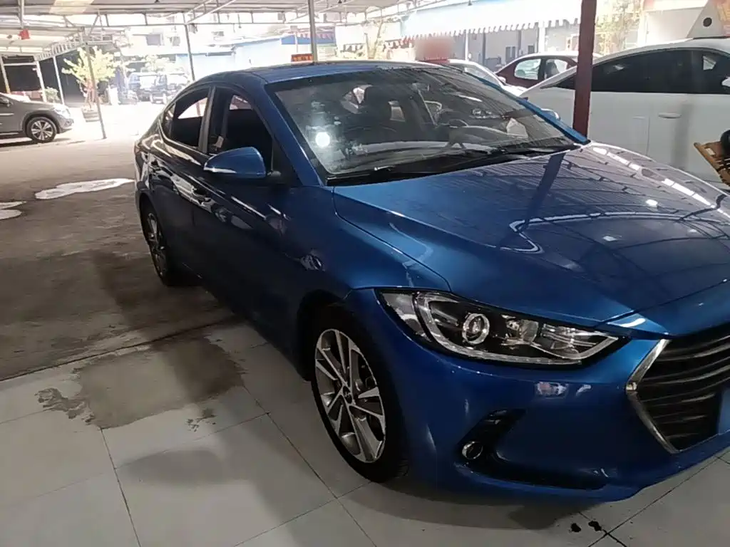 Hyundai Elantra 2018 — фото 4
