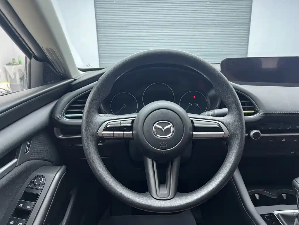 Mazda 3 Axela 2021 — фото 15