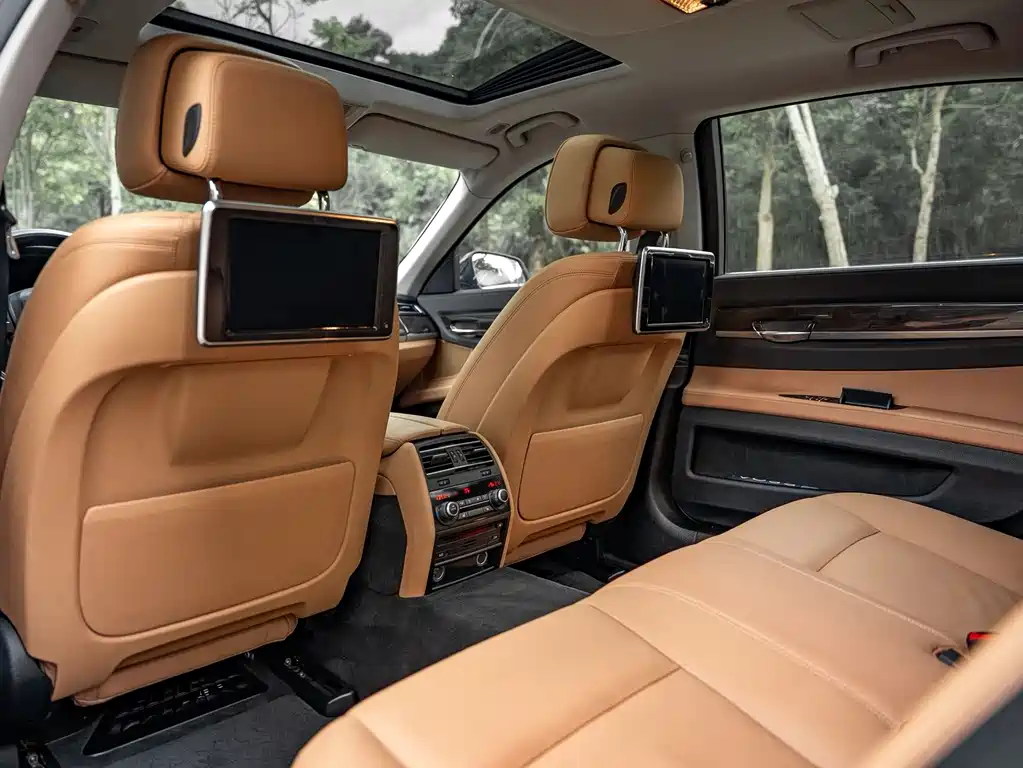 BMW 7 Series 2014 — фото 12