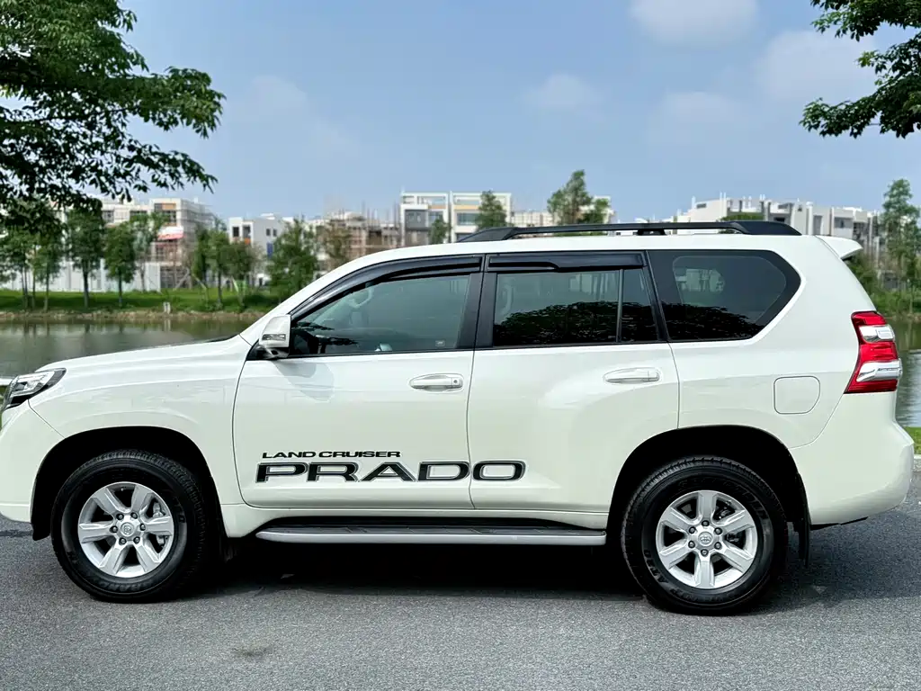 Toyota Prado 2016 — фото 3