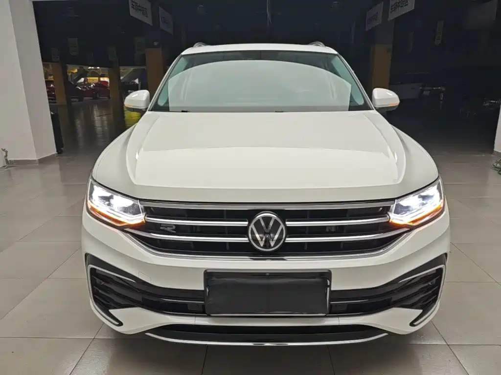 Volkswagen Tiguan L 2023 — фото 3