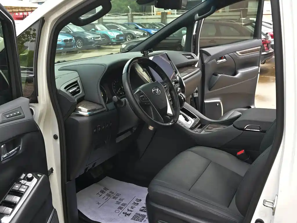 Toyota Vellfire 2023 — фото 21