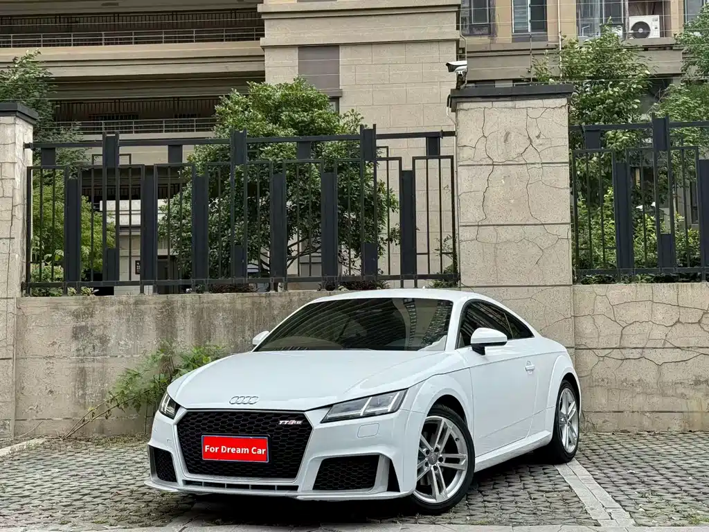 Audi TT 2016 — фото 1