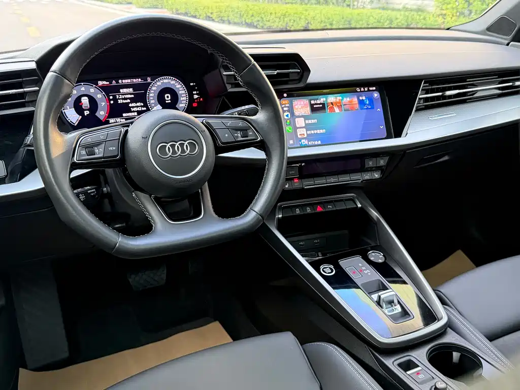 Audi A3 2023 — фото 11