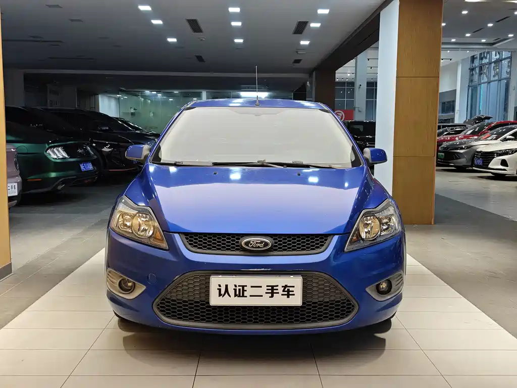 Ford Focus 2014 — фото 4
