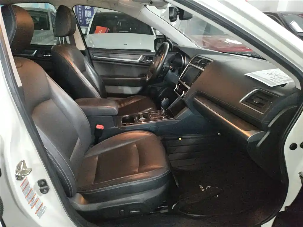 Subaru Legacy 2018 — фото 19