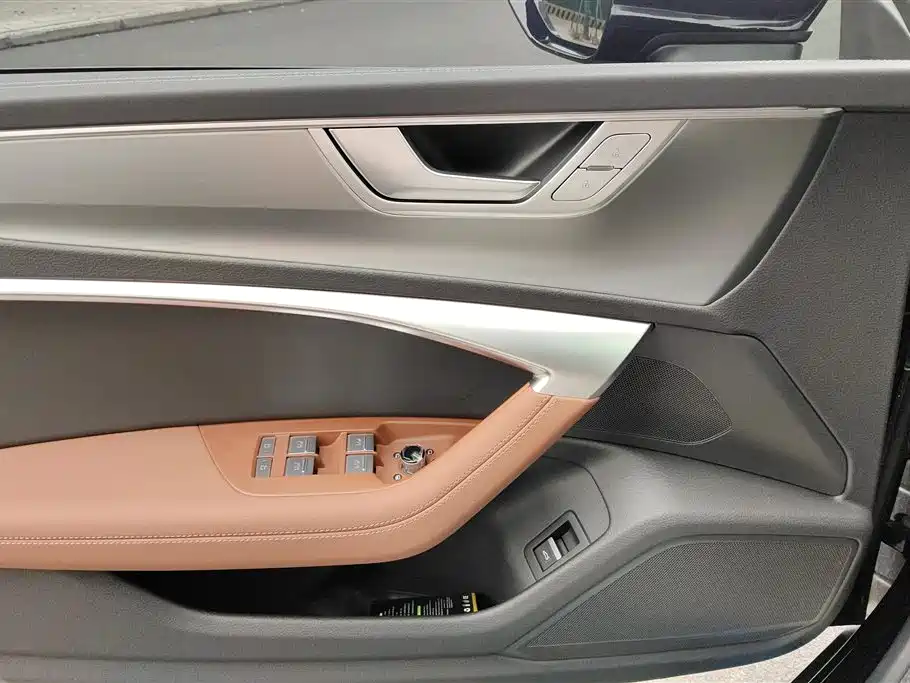 Audi A7L 2025 — фото 6