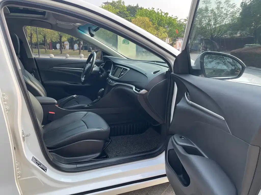 Buick Excelle 2019 — фото 16