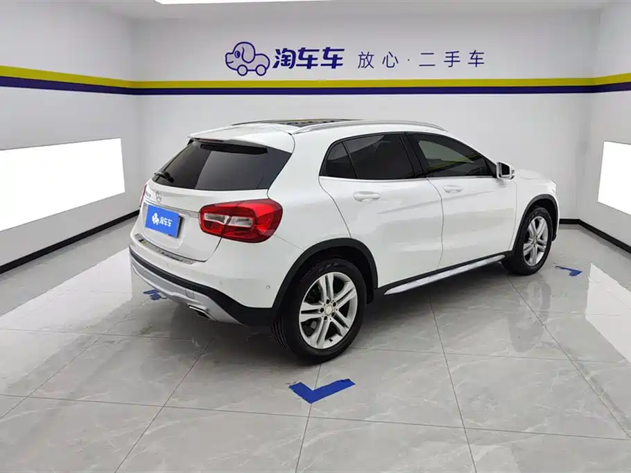 Mercedes-Benz GLA 2016