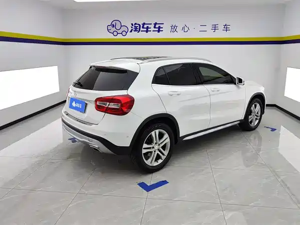 Mercedes-Benz GLA 2016