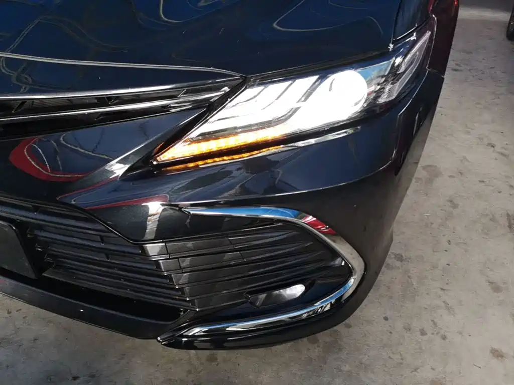Toyota Camry 2022 — фото 24