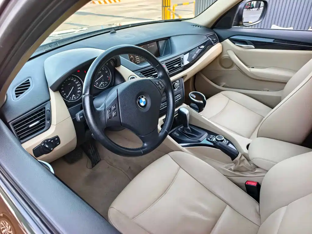 BMW X1 2011 — фото 16