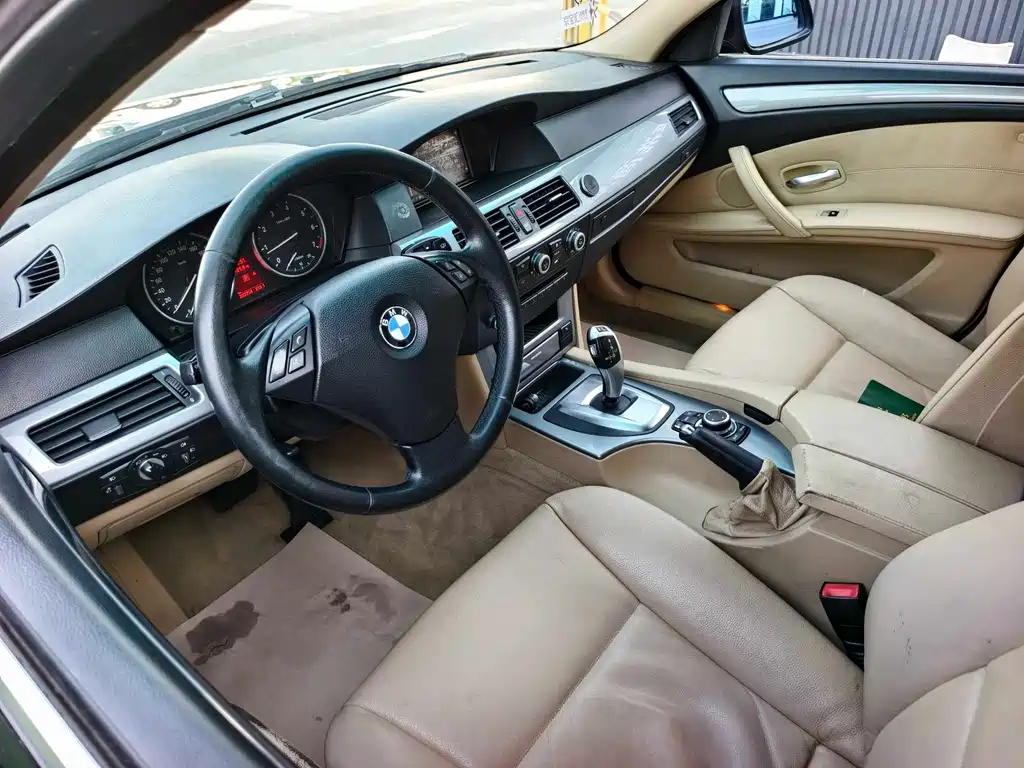 BMW 5 Series 2010 — фото 4