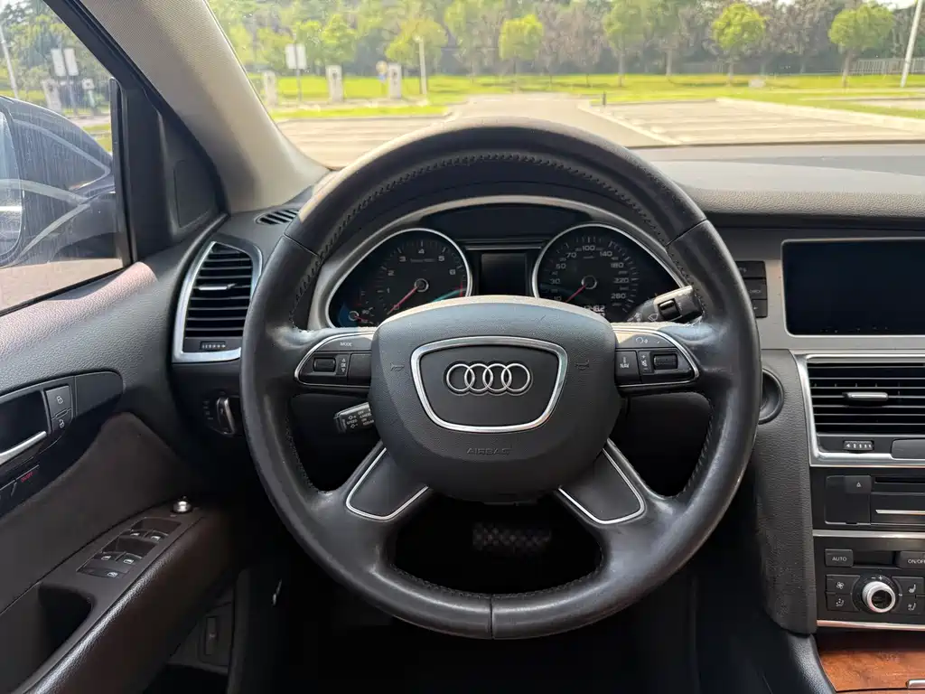 Audi Q7 2013 — фото 10