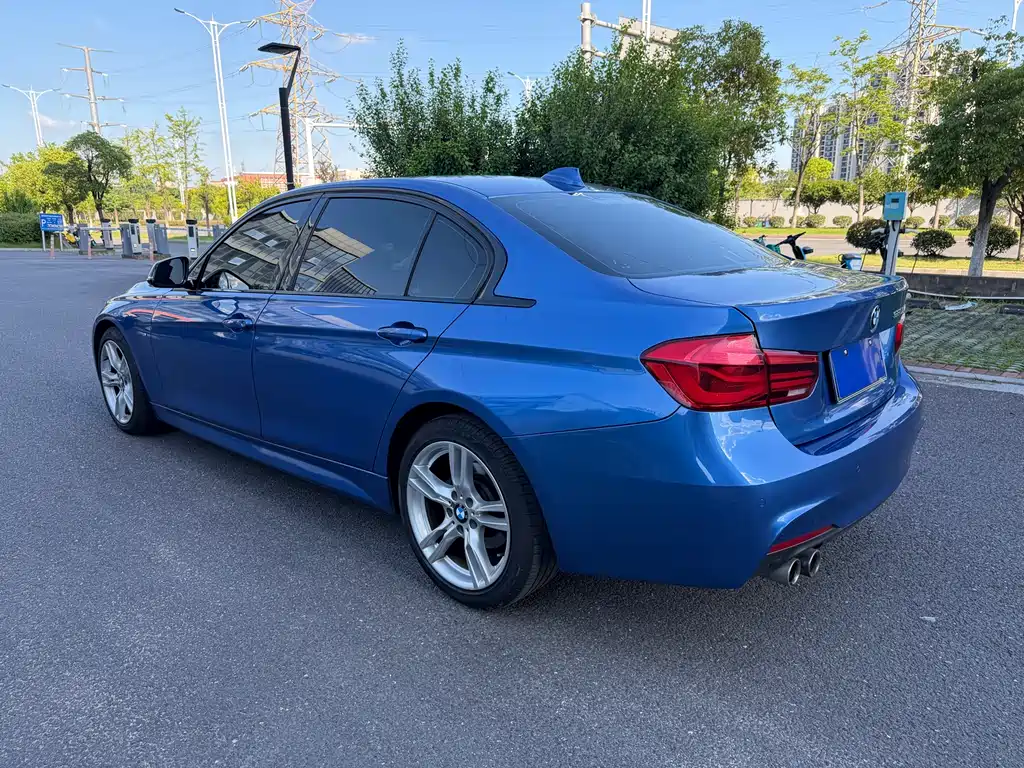BMW 3 Series 2018 — фото 8