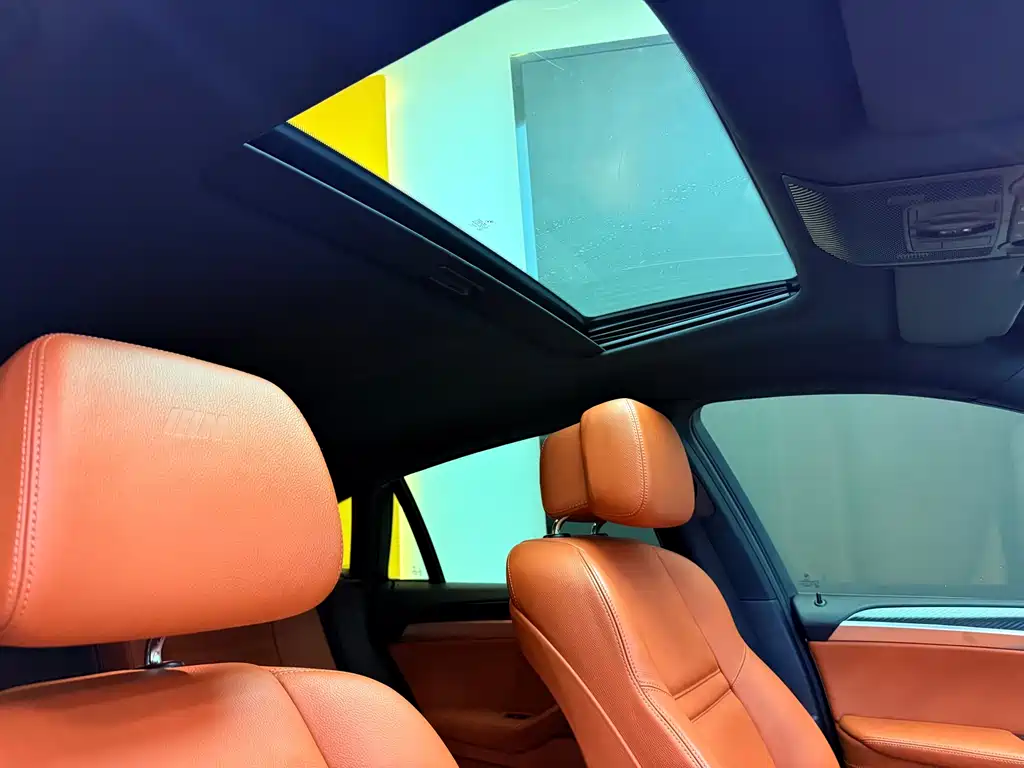 BMW X6 M 2012 — фото 16